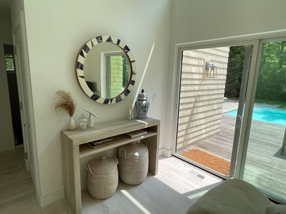 Entry way
