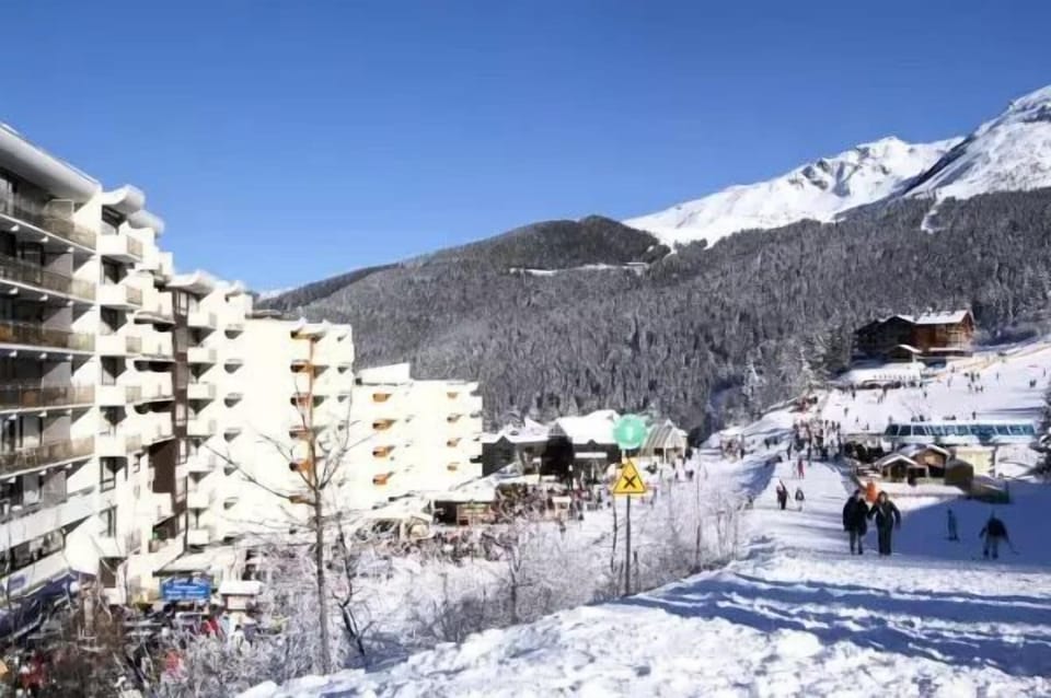 Snow and ski sports