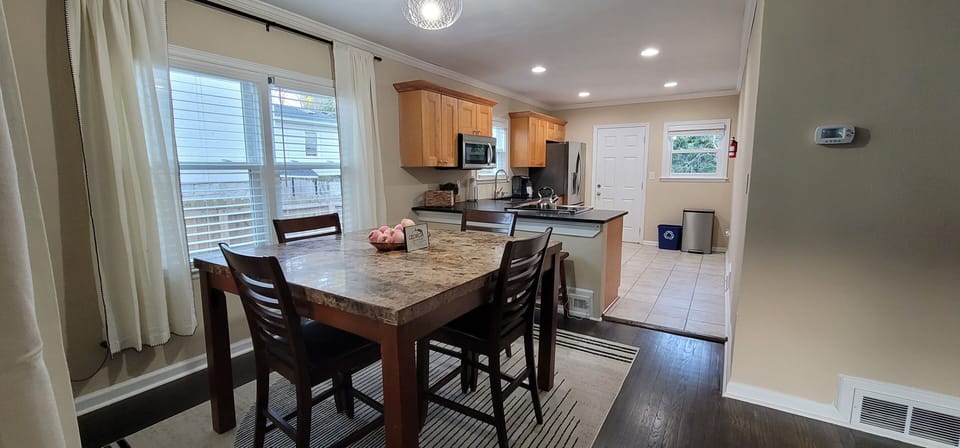 Dining Room/Kitchen