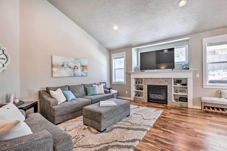 Bend Vacation Rental | 4BR | 2.5BA | Step-Free Entry | 2,600 Sq Ft