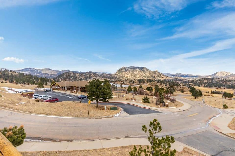 entrance to Thatchtop Mountain