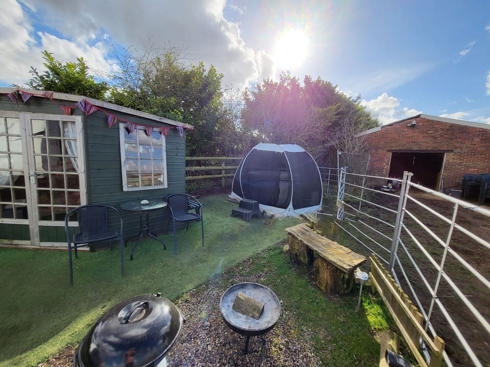 Private summerhouse and hot tub