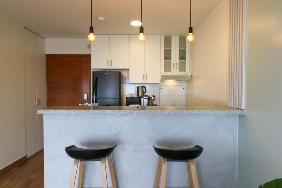 Kitchen bar