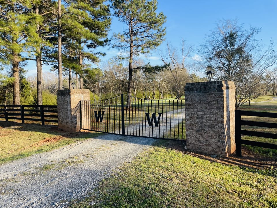 Front Entrance to Winding Creek Lodge 