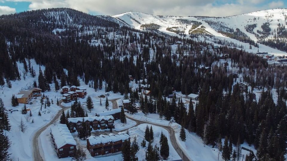 Only 5 minutes away from fun restaurants and stores at the Resort Village