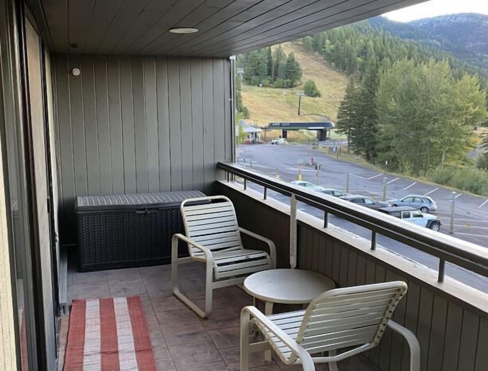 Nice deck with a great view!