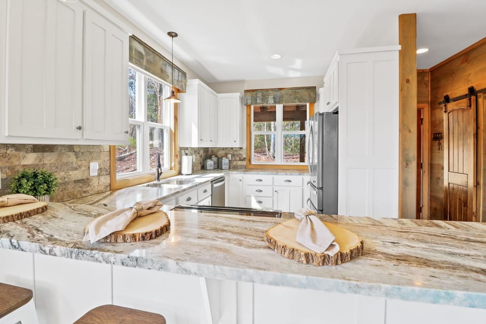 Fully stocked kitchen with everything you need!