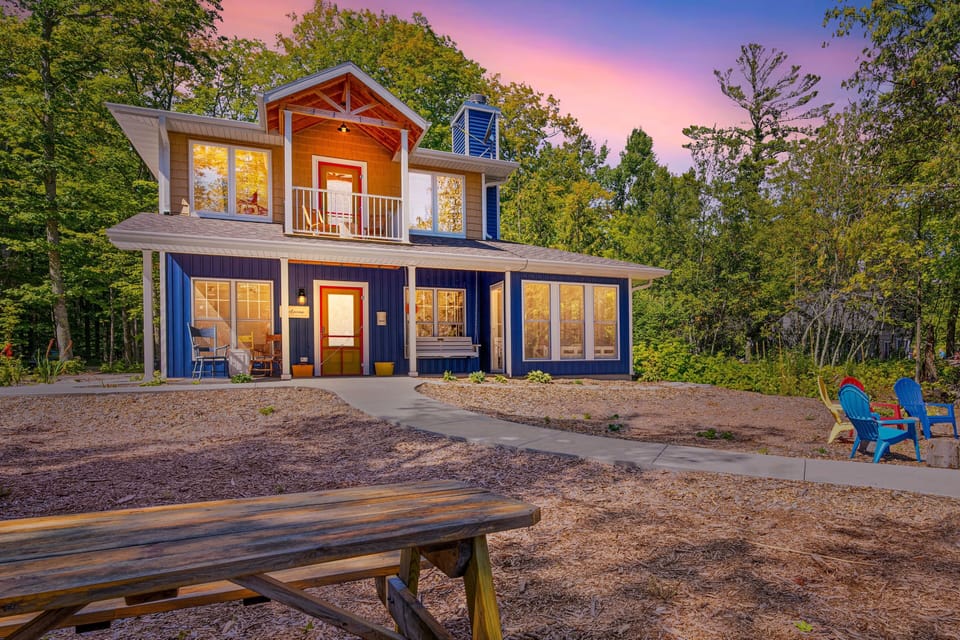 Welcome to our cottage on Lake Michigan!