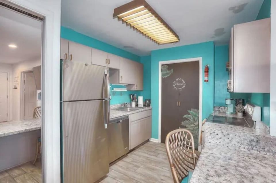 Kitchen and dining area.