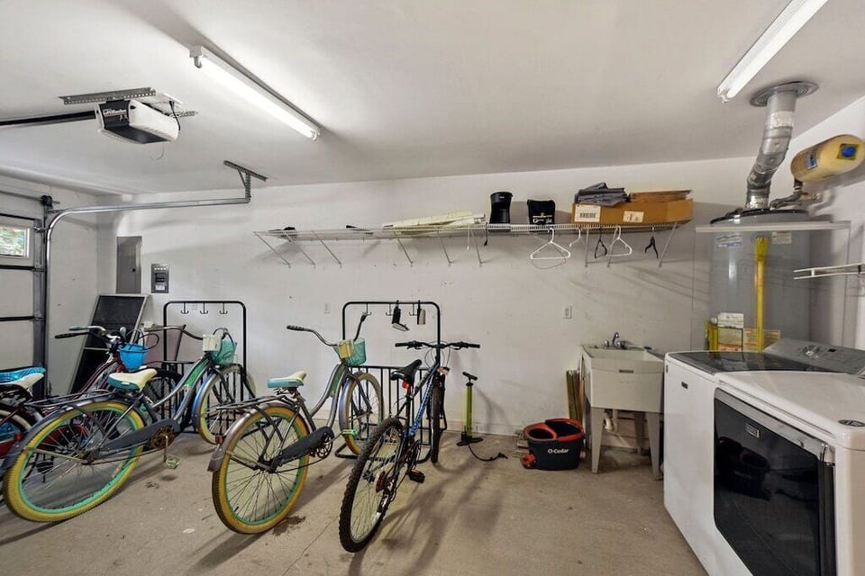 Garage with washer dryer