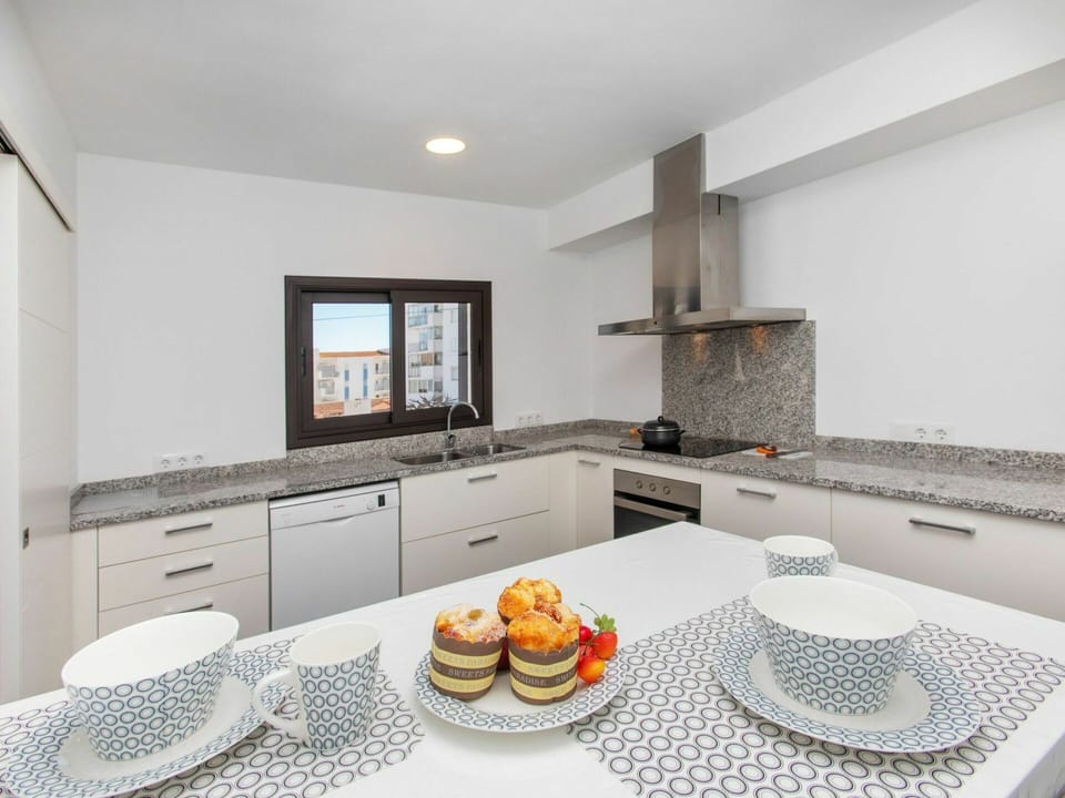 Countertop, Cabinetry, Furniture, Property, Tableware, Kitchen, Food, Tap, Dishware, Kitchen Appliance