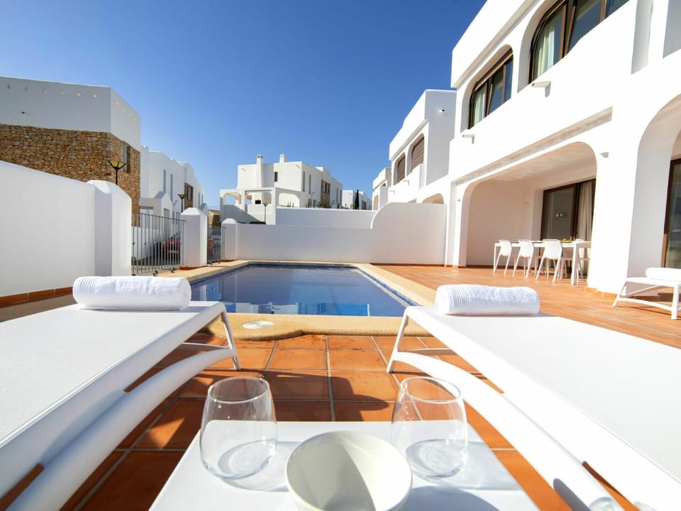 Building, Property, Daytime, Sky, Window, Table, Azure, Swimming Pool, Shade, House