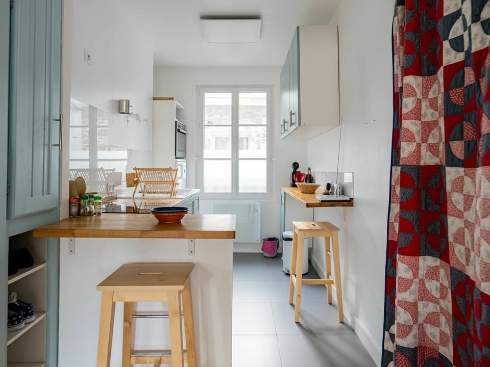 Table, Furniture, Property, Window, Interior Design, Orange, Wood, Floor, Wall