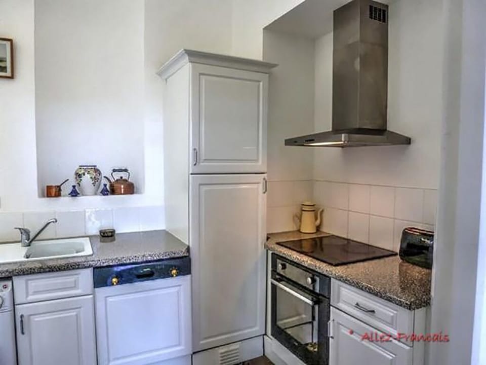 Fully equipped  kitchen 
