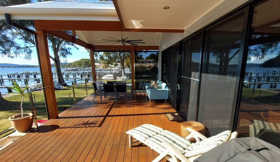Back sun deck