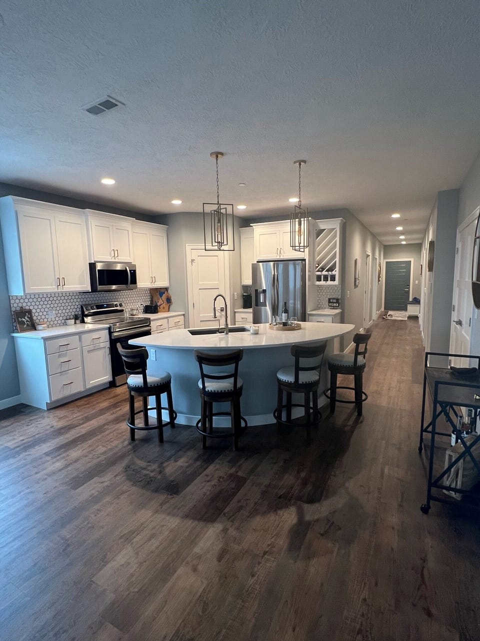 Kitchen with barstool seating for 4 people 