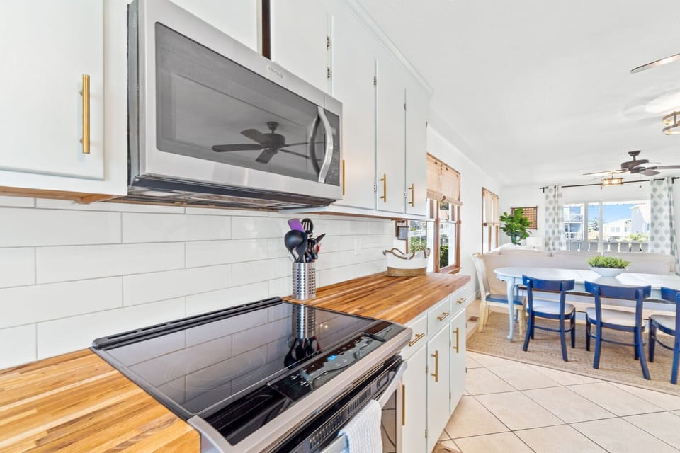 Open concept kitchen, dining, living room