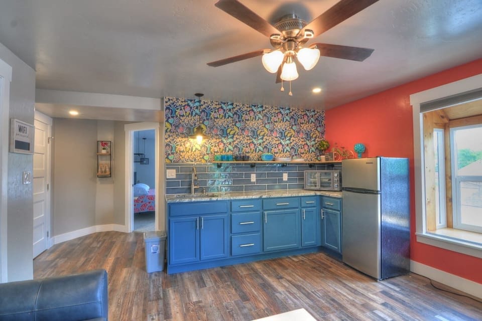 Unit 7 kitchenette