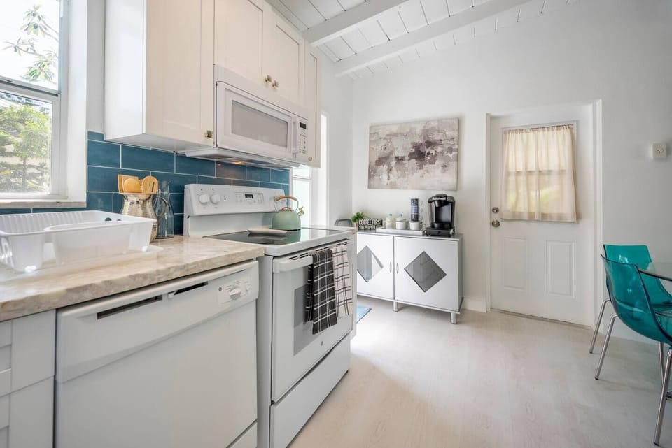 Fully Equipped Kitchen!
