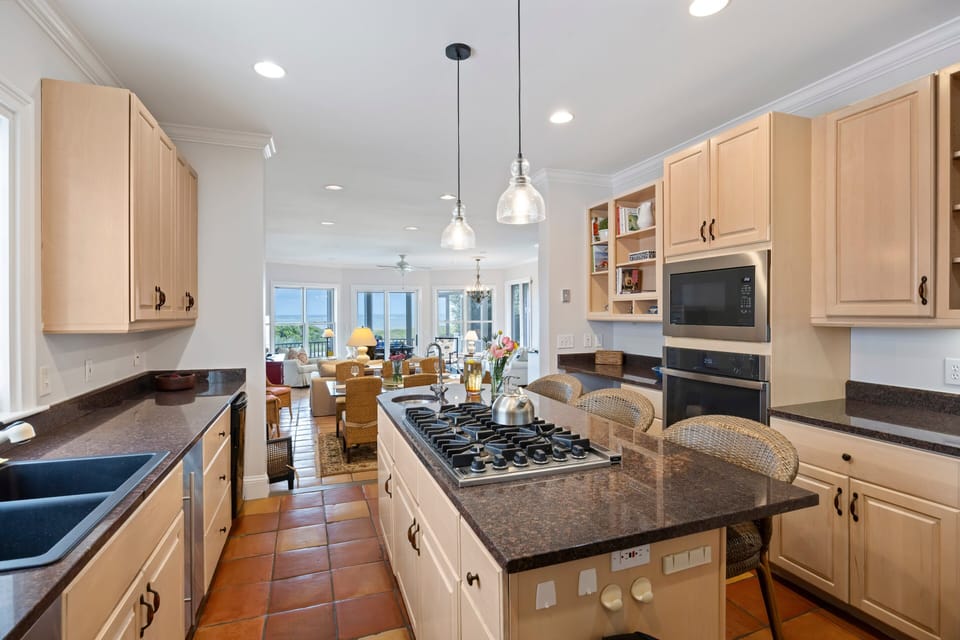 Fully Equipped Kitchen with lots of space and a center island for entertaining.