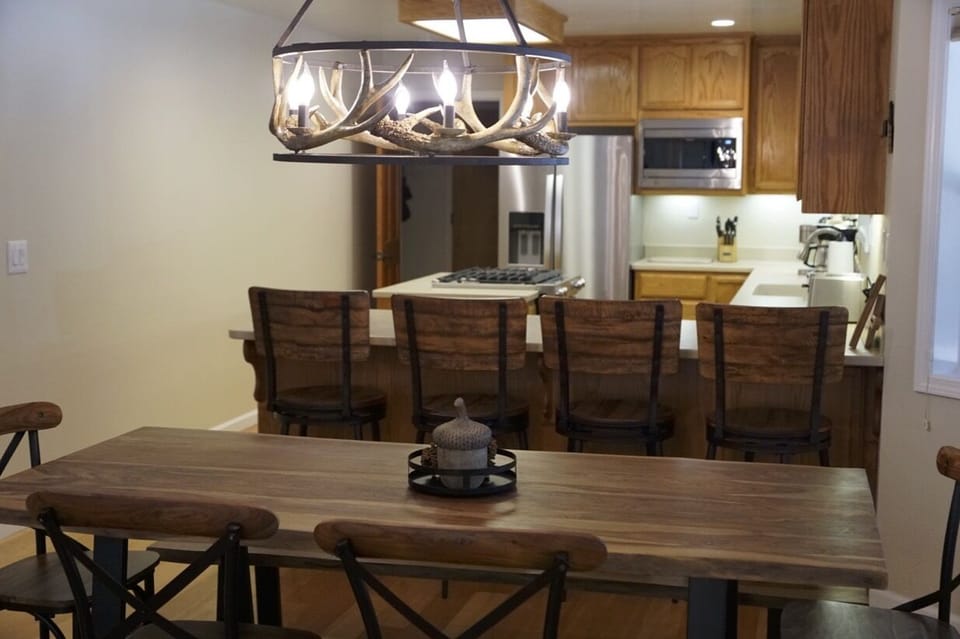 Open Chef's Kitchen and Dining Area