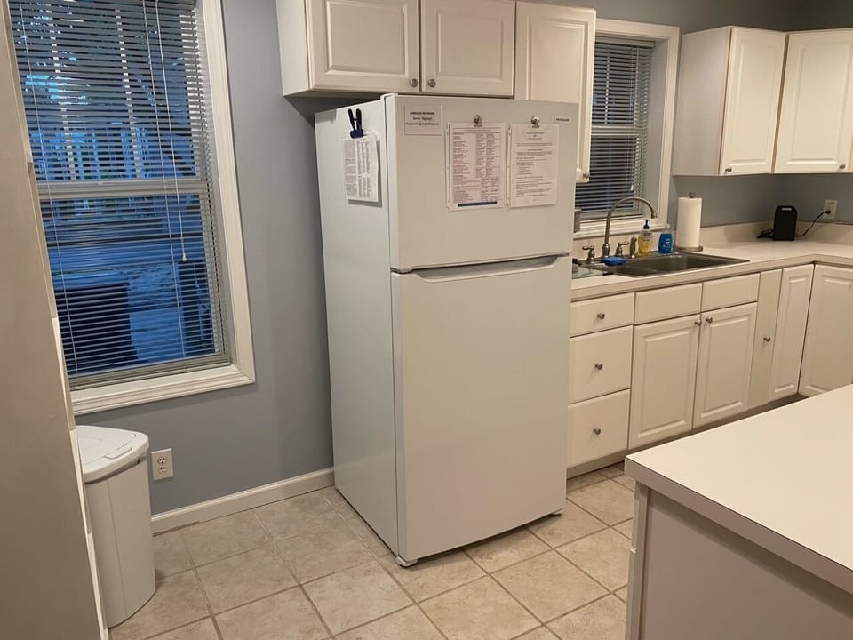 kitchen (coffee pot and Keurig)