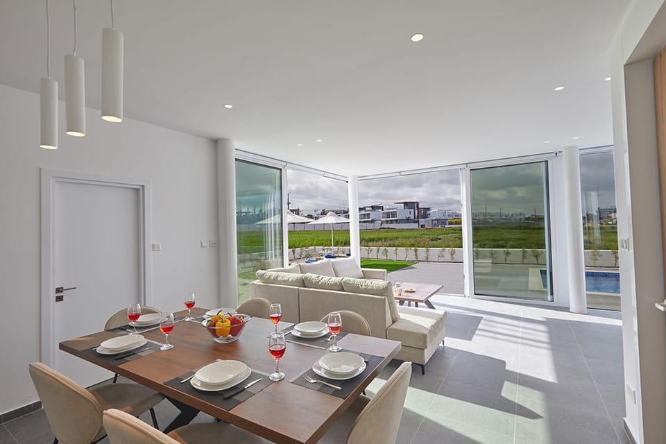 Dining area with table and chairs to seat 6 people