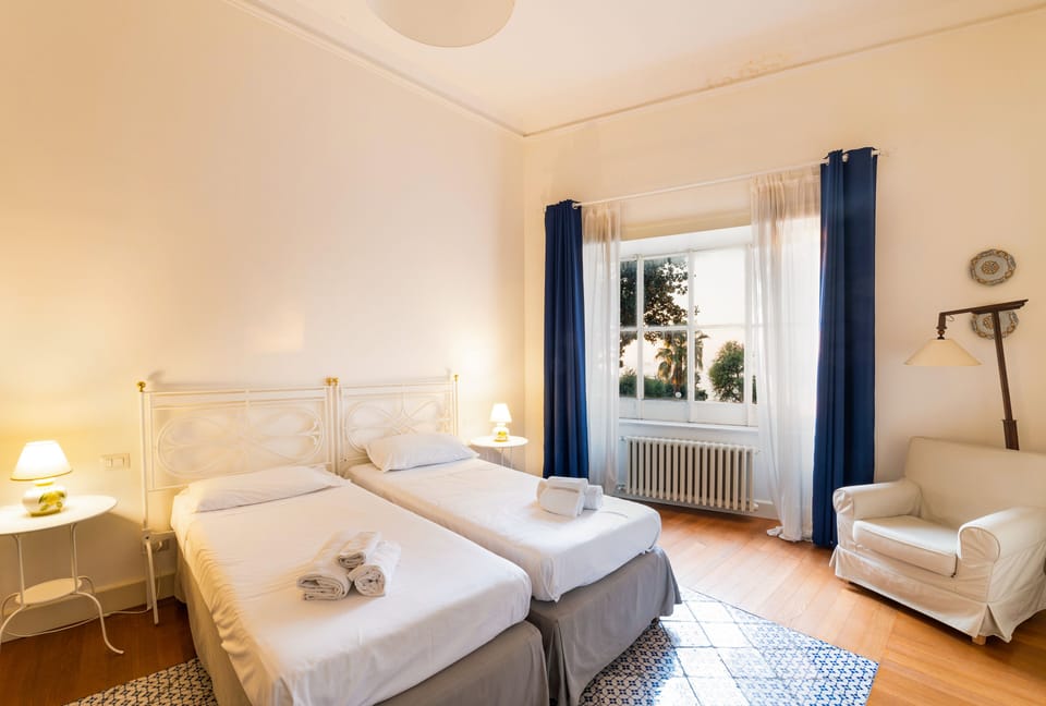 Room 1 - 2 Single beds