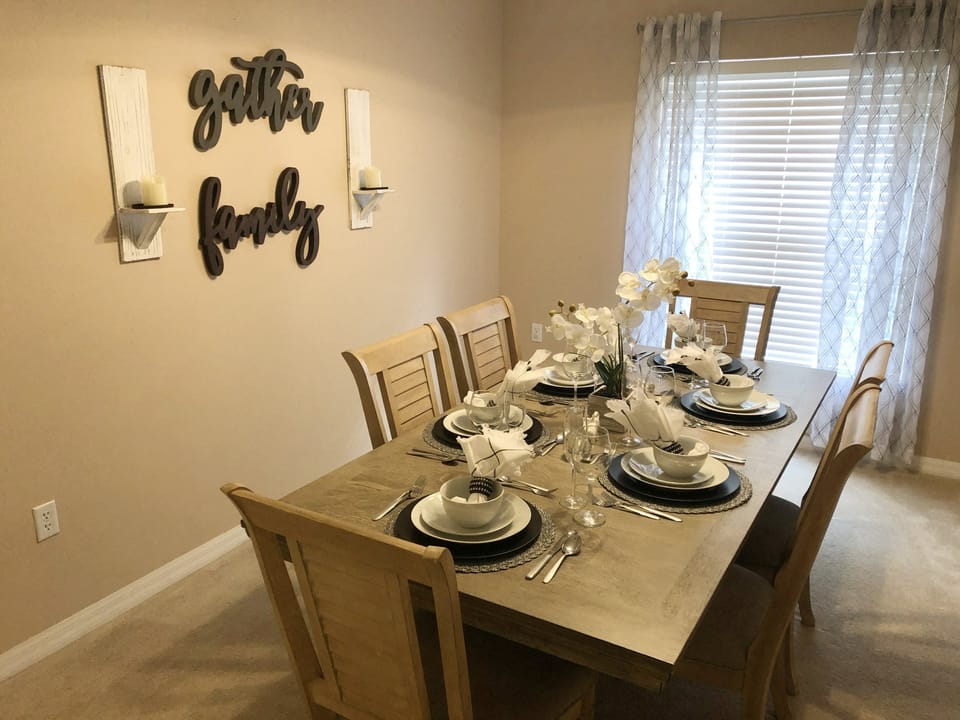 DiningRoom2