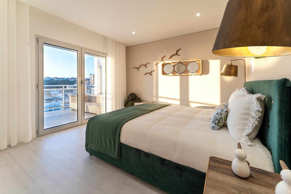 Bed,Decorative detail,Bedroom