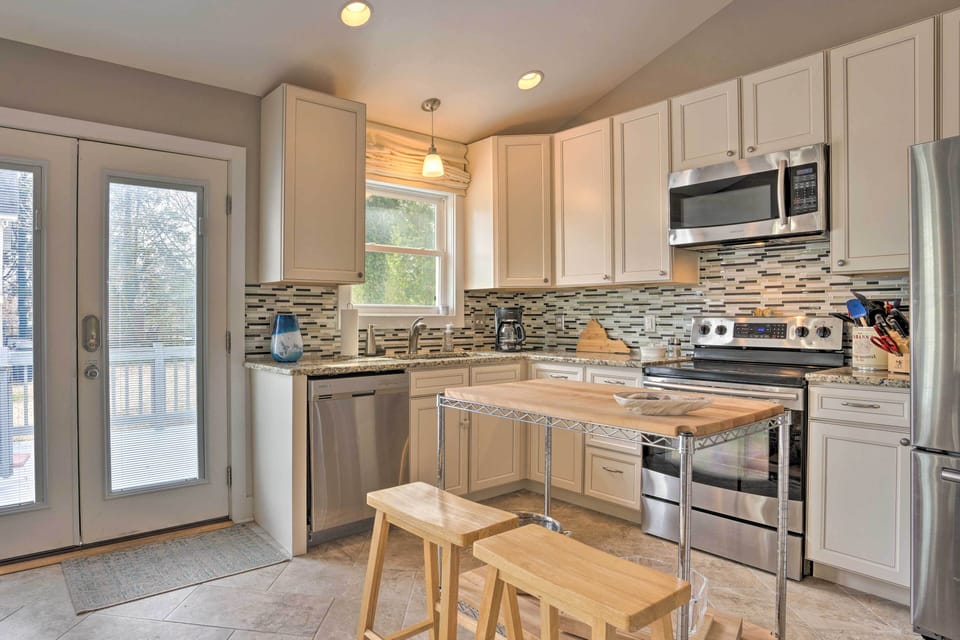 Fully Equipped Kitchen | Stainless Steel Appliances | Basic Cooking Essentials