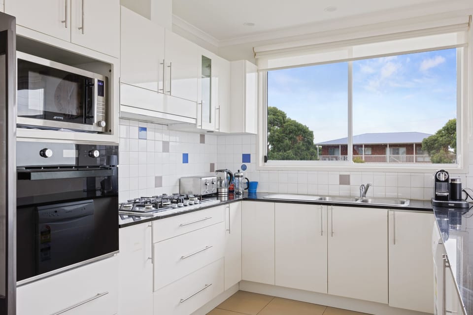 Large and well equipped kitchen