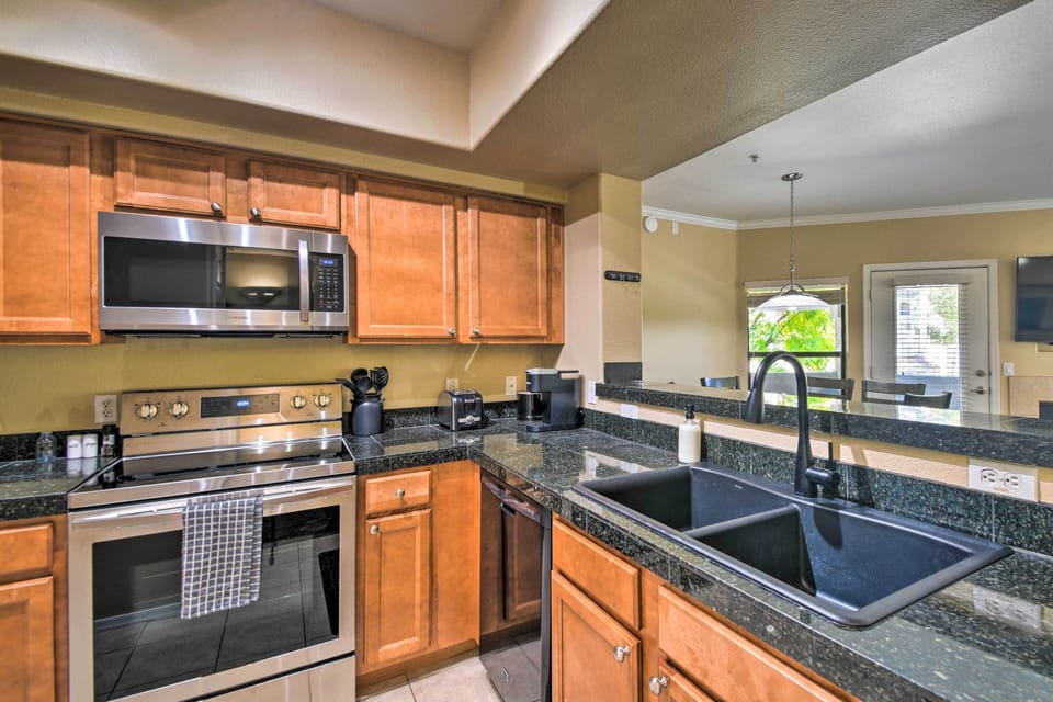 Fully Equipped Kitchen | Blender | Ice Maker