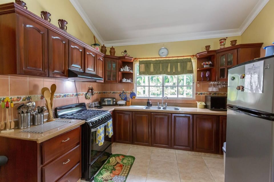 
Full kitchen includes washer and dryer, coffee maker, toaster, microwave, etc.

