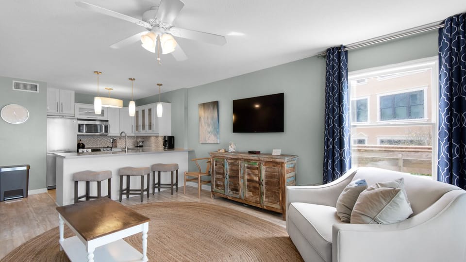 Mistral 1 Main Living Area