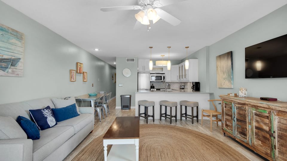 Mistral 1 Main Living Area
