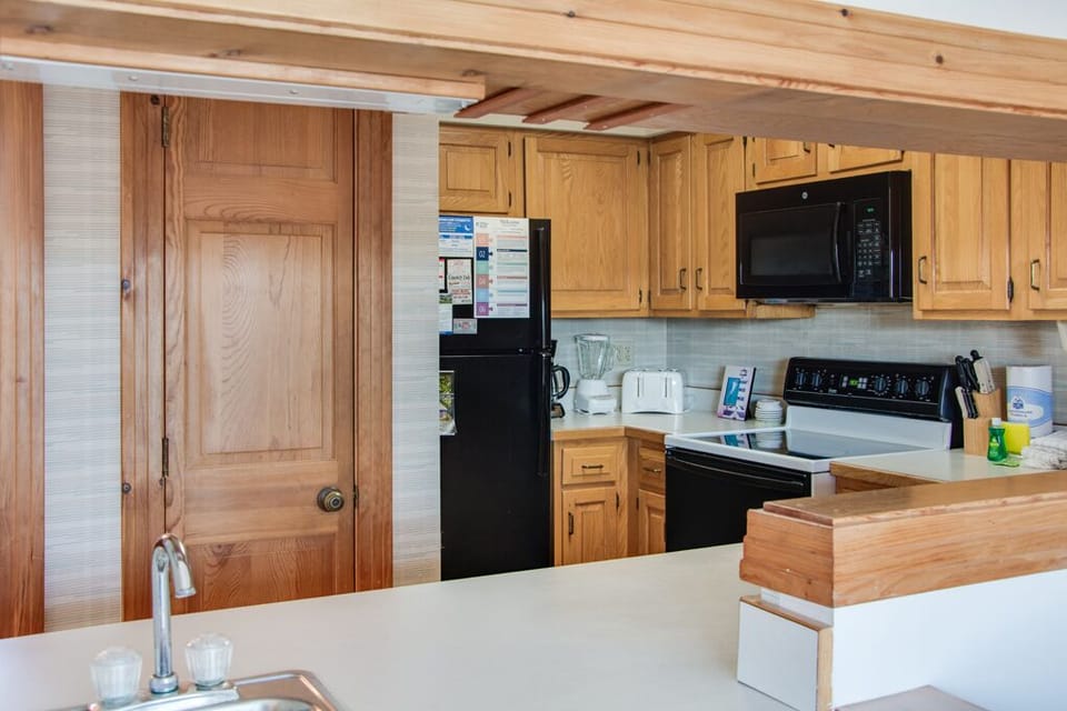 ACF:  My Kind of Townhome | Top Level Kitchen