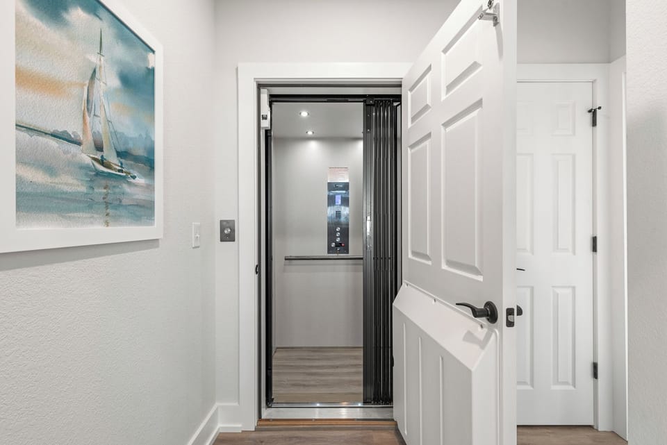 BH4S: Ballahack Cottage | Top Level Elevator Access