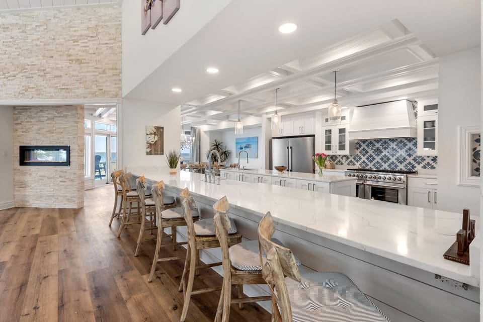 CC006: Bella Costa | Mid Level Kitchen