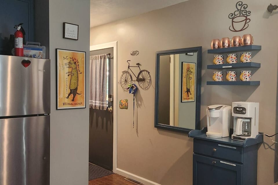 Traverse City Bungalow - This "spa retreat" home has a fully equipped kitchen with Stainless Glass Cook Top and Electric Oven, Dishwasher, Microwave, Stainless Refrigerator, Keurig Combo single & full pot coffee maker & k-cups starter supply!  