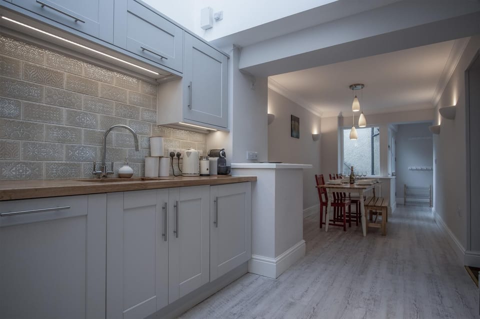 Noe Acre - 3 Bedroom Cottage - Tenby (8715)