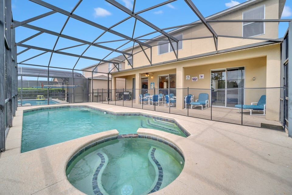 Amazing pool with South facing views! 
Enjoy swimming and grilling with family.