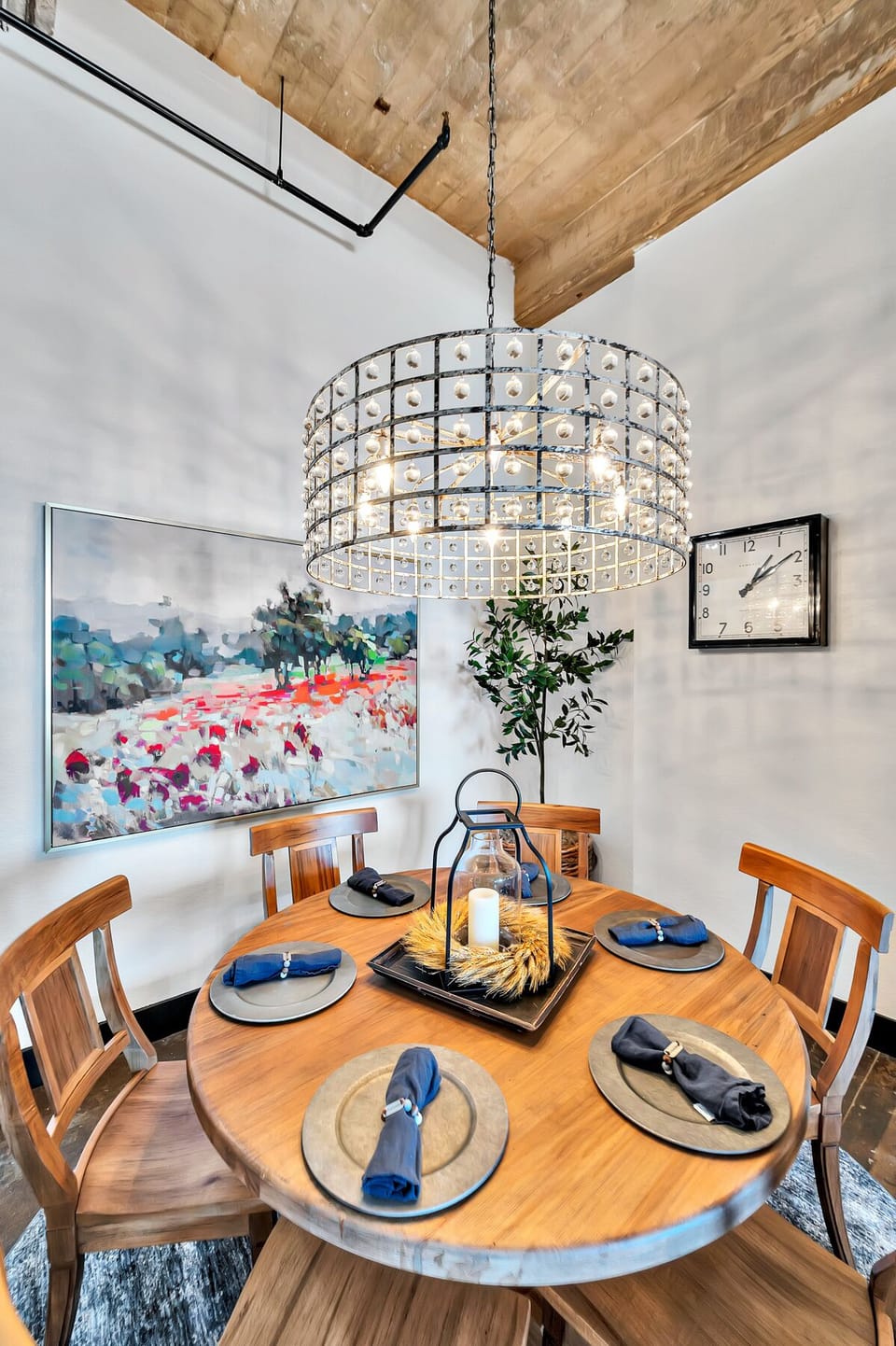 Enough seating for 6 during dinner in this beautiful spot!