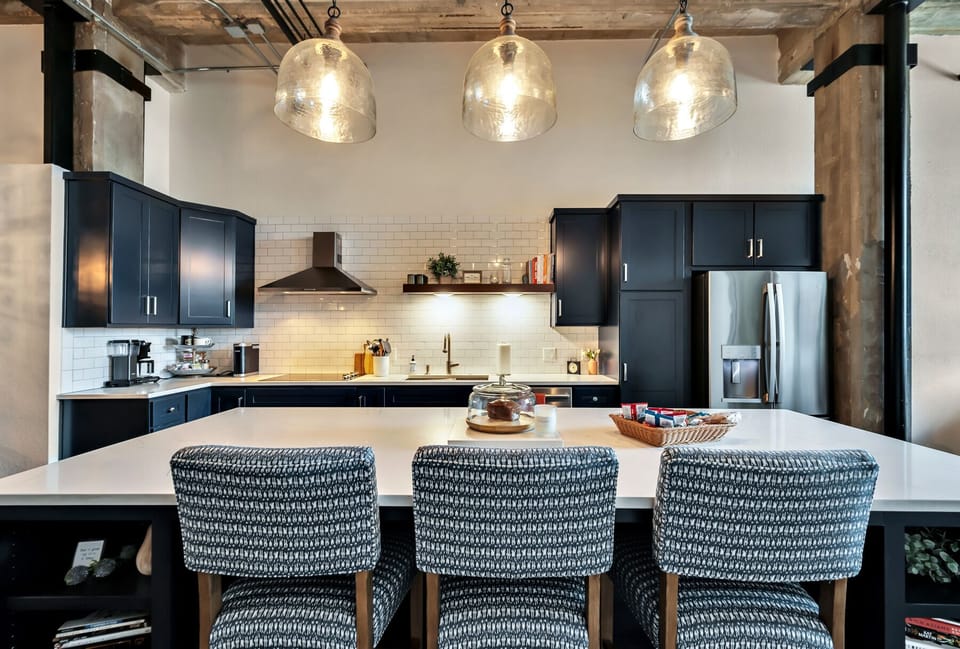 Put your cooking skills to the test in our Fabulous Kitchen with 3 barstools!
