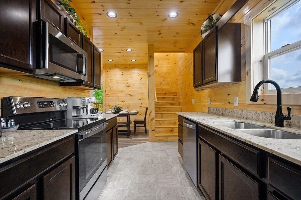 Full Kitchen