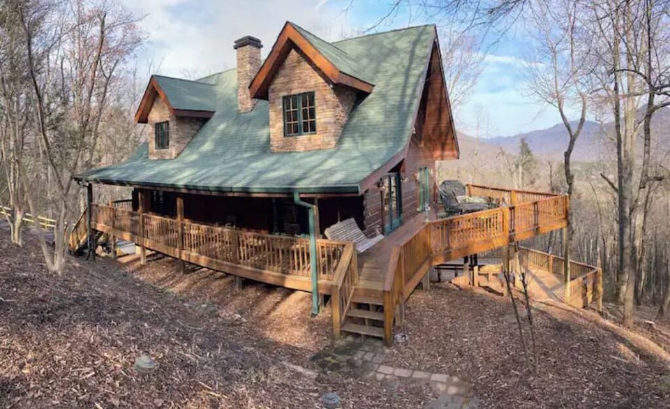Charmin cabin with Mountain View!