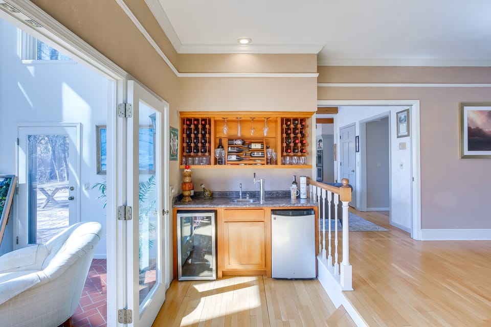 Wine Bar | Complimentary Bottle of Wine