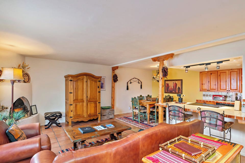 Living Room / Kitchen