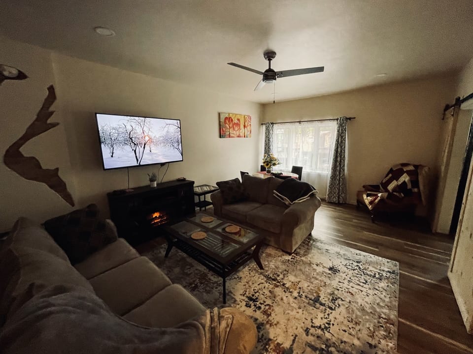 the living-room, suited for any season and every occasion!