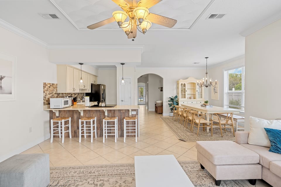 Connect and relax in style. (Left side unit)
